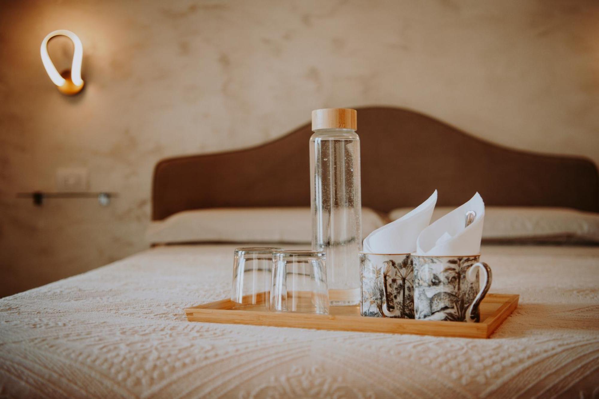 Antica Dimora Dei Gelsi Bed & Breakfast Manerba del Garda Eksteriør bilde