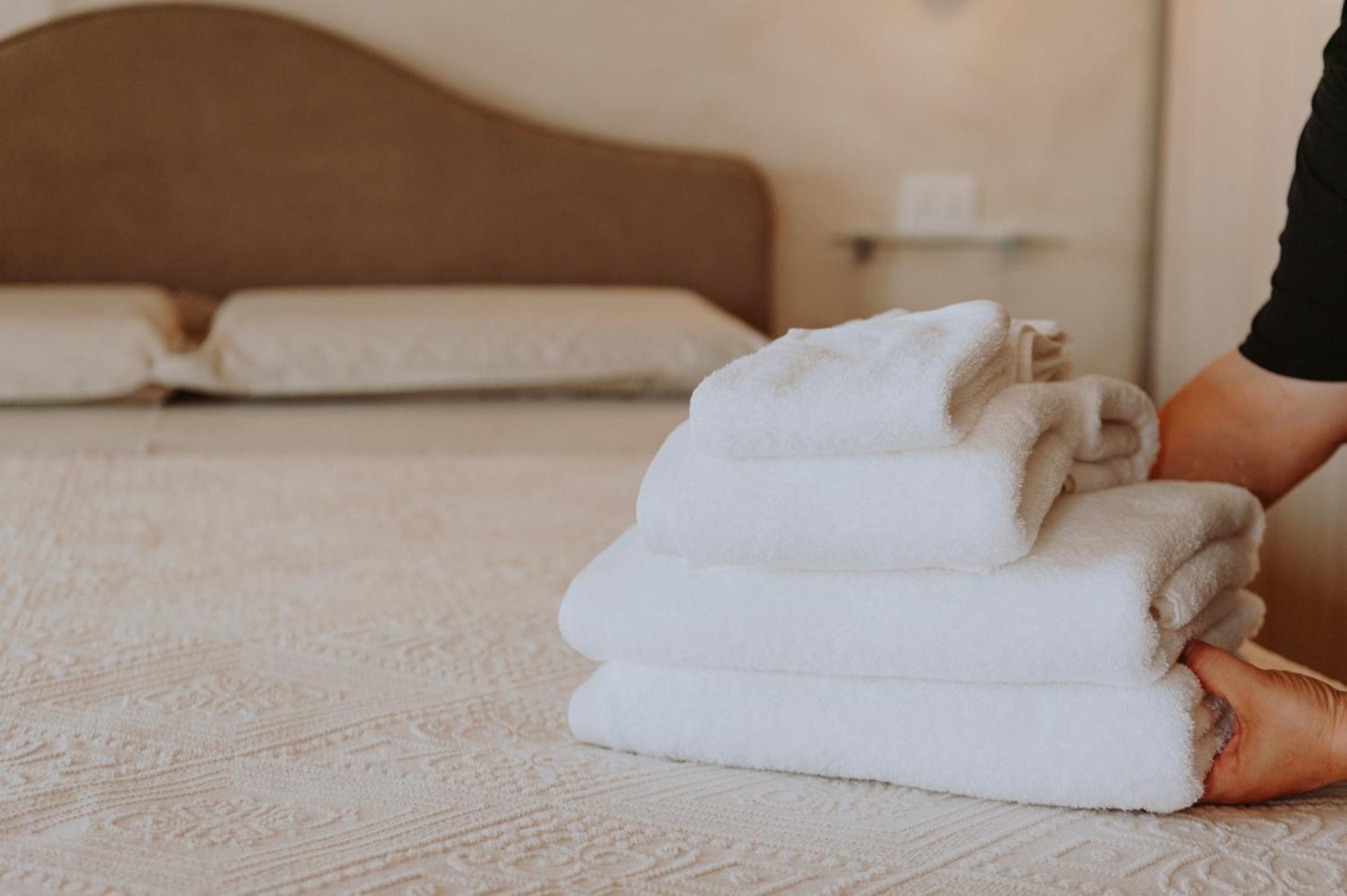 Antica Dimora Dei Gelsi Bed & Breakfast Manerba del Garda Eksteriør bilde